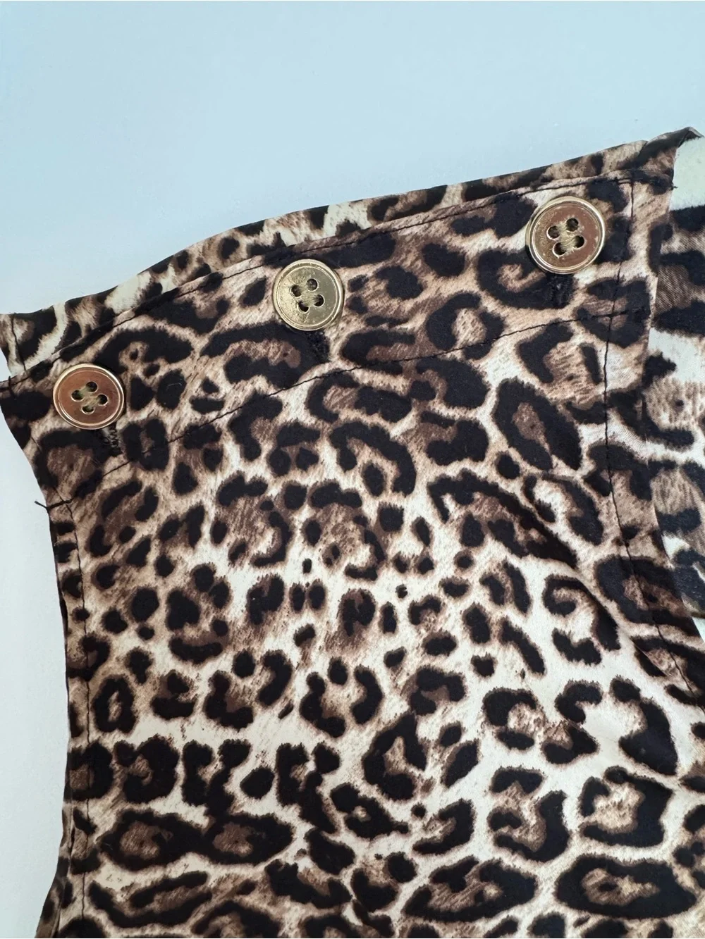 Ellen Tracy Leopard Print Sleeveless Shell in Brown and Black - Picture 3 of 8